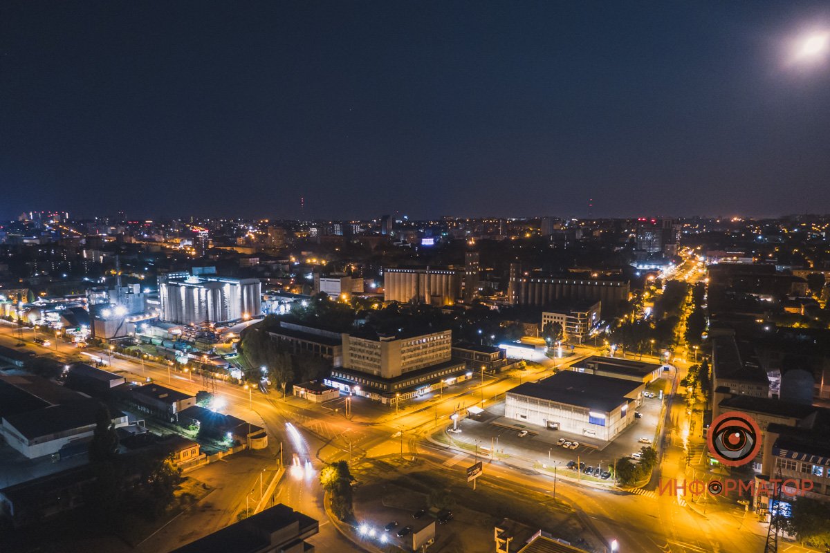 Город спит, но светится 