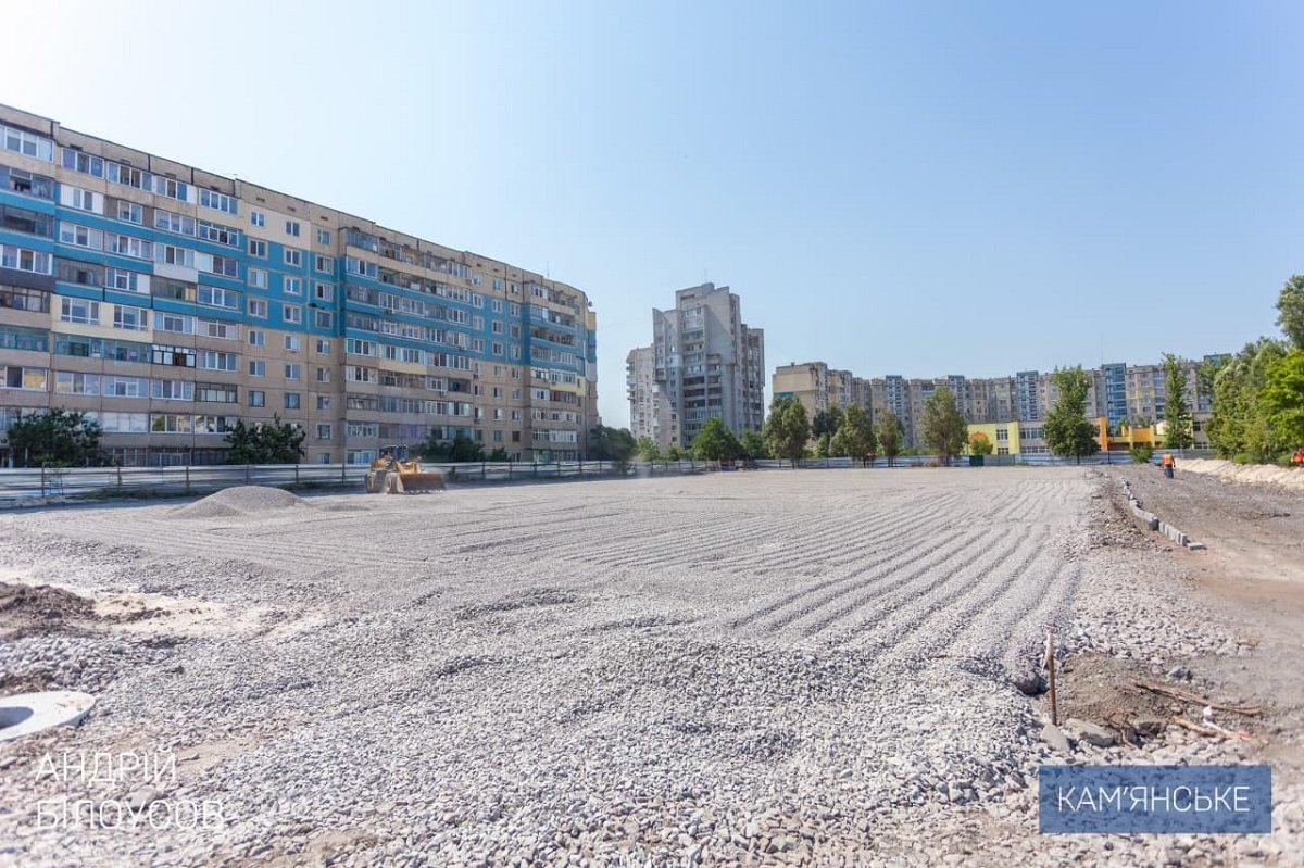 В Каменском строят три многофункциональных стадиона и ледовую арену 6