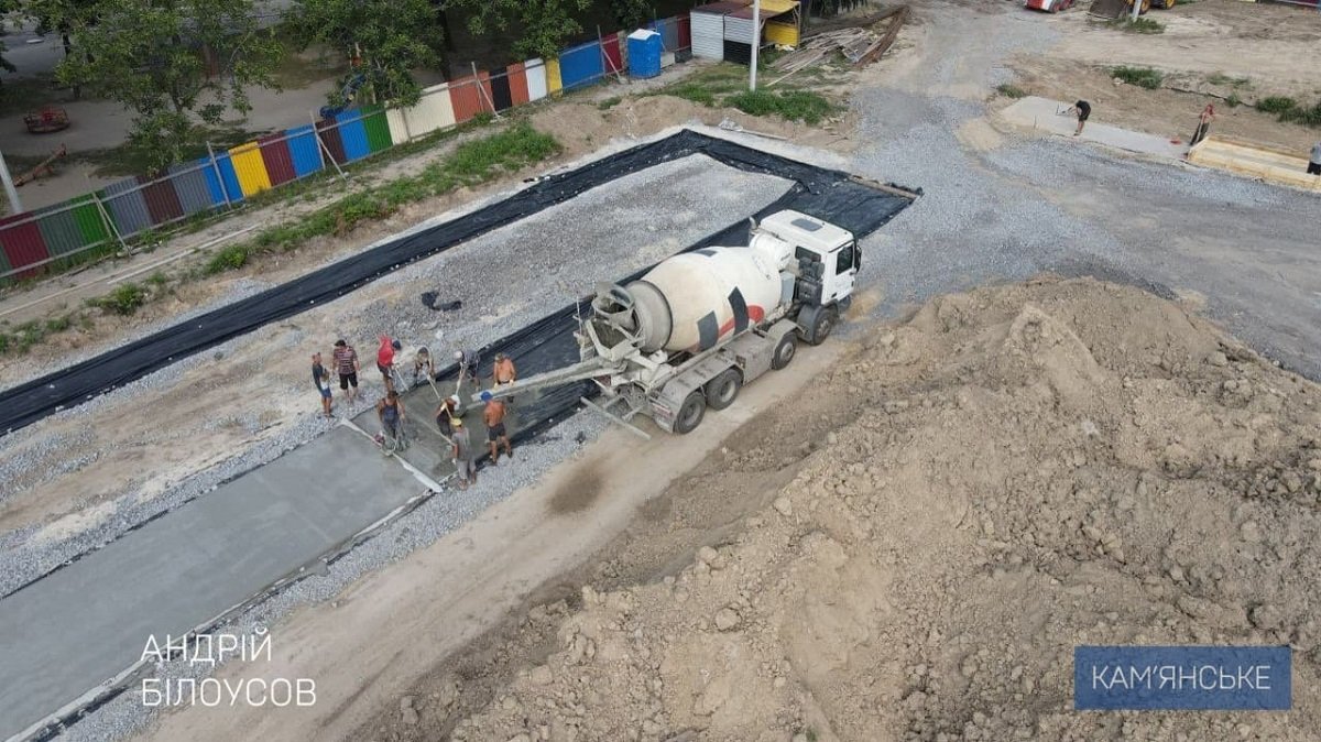 В Каменском строят три многофункциональных стадиона и ледовую арену 8