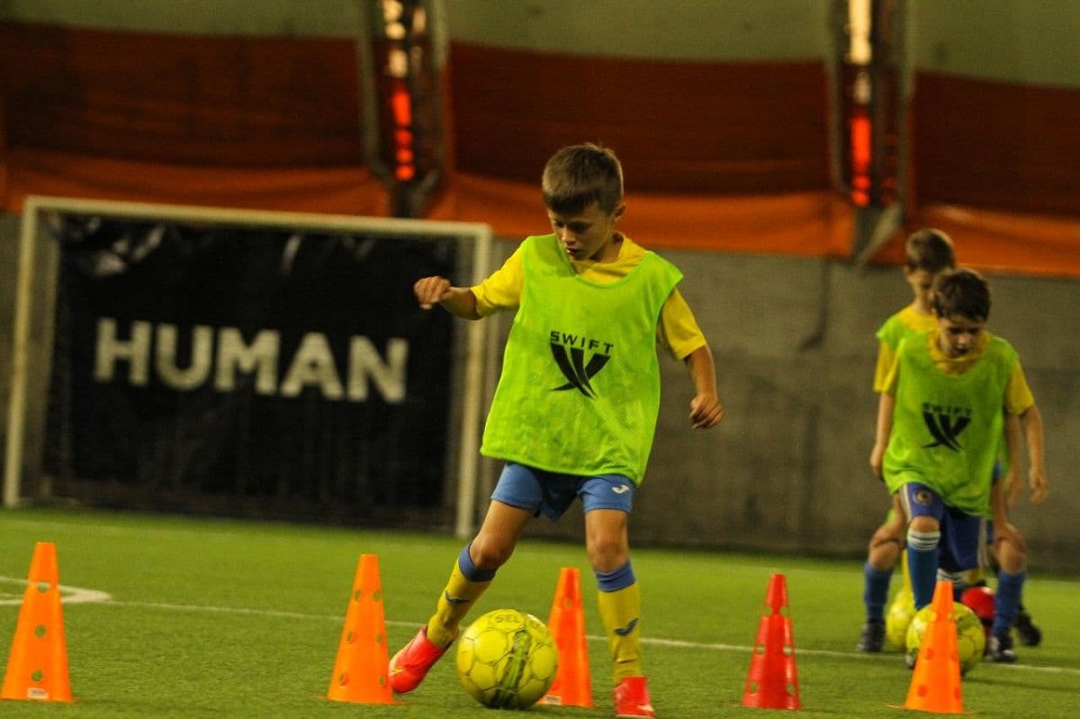 В Днепре футбольная школа "Юниор" открыла набор 4
