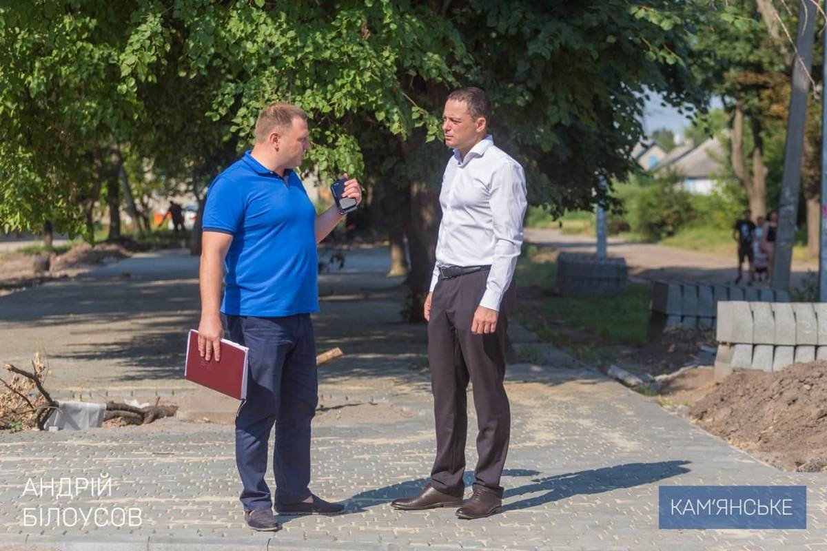 На улице Уютной, рядом с улицей Ухтомского На улице Уютной, рядом с улицей Ухтомского