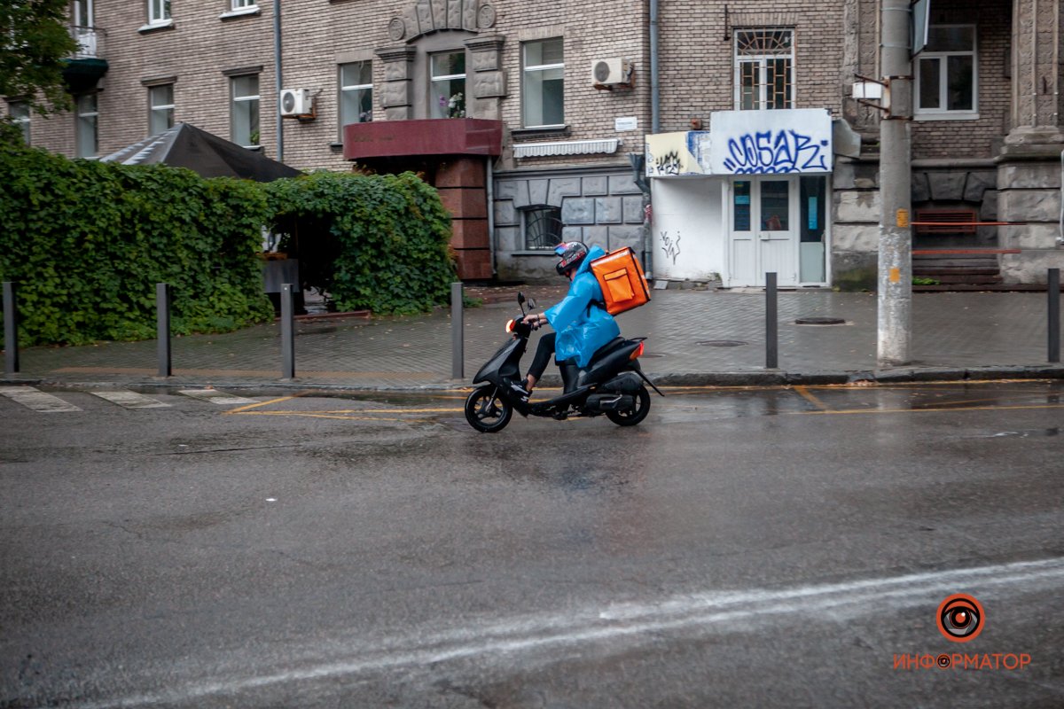 В Днепре прошел долгожданный летний дождь 17