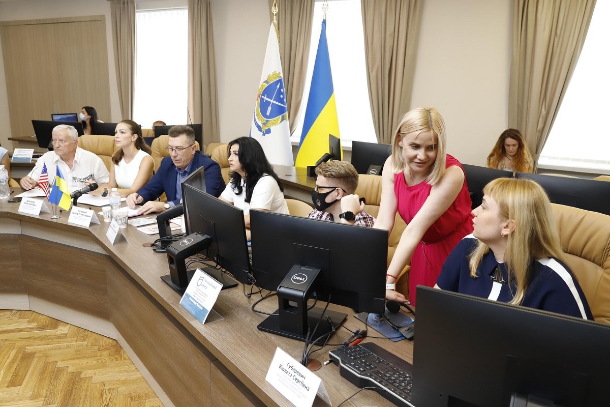 В Днепре американцы делились опытом поддержки украинских бойцов и семей погибших 2