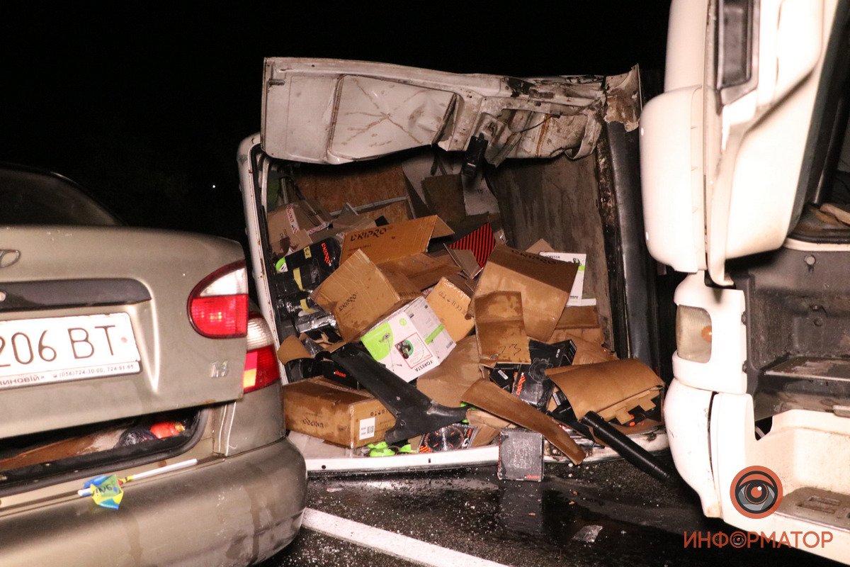 Авария случилась около 19:30 в районе пгт Соленое Авария случилась около 19:30 в районе пгт Соленое