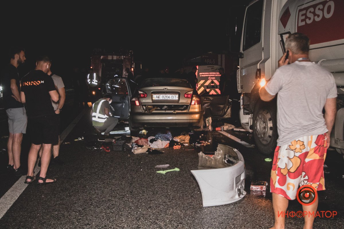 На месте работают спасатели, скорая, полиция