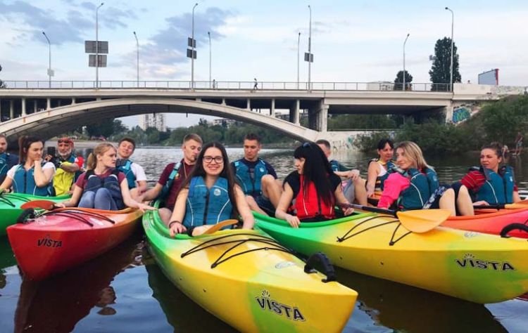 Концерт Олега Кензова, "экскурсии" в космос и кинотеатр под открытым небом: куда пойти на выходных в Днепре 3