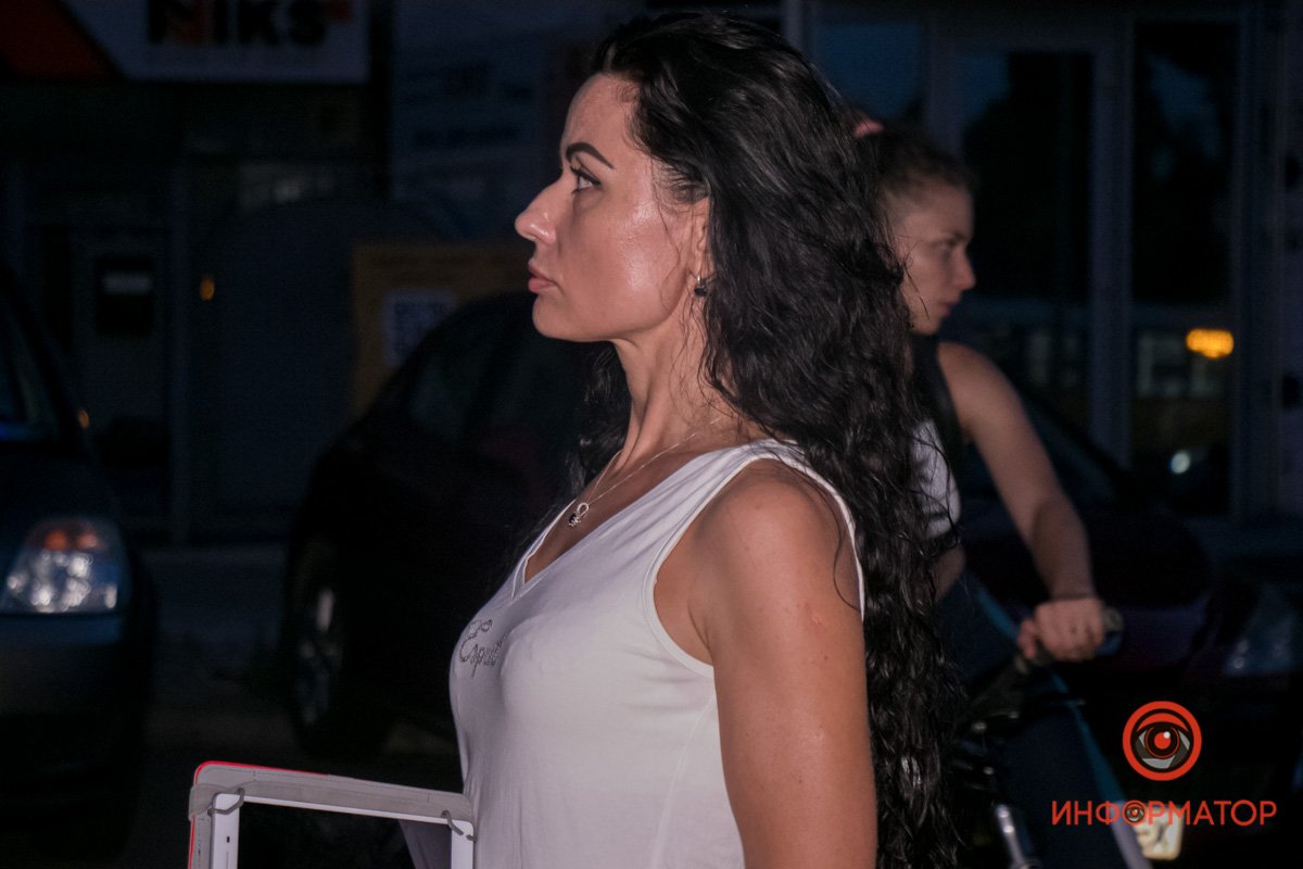 В Днепре на Рабочей десятки людей перекрыли проезжую часть: в чем причина 9