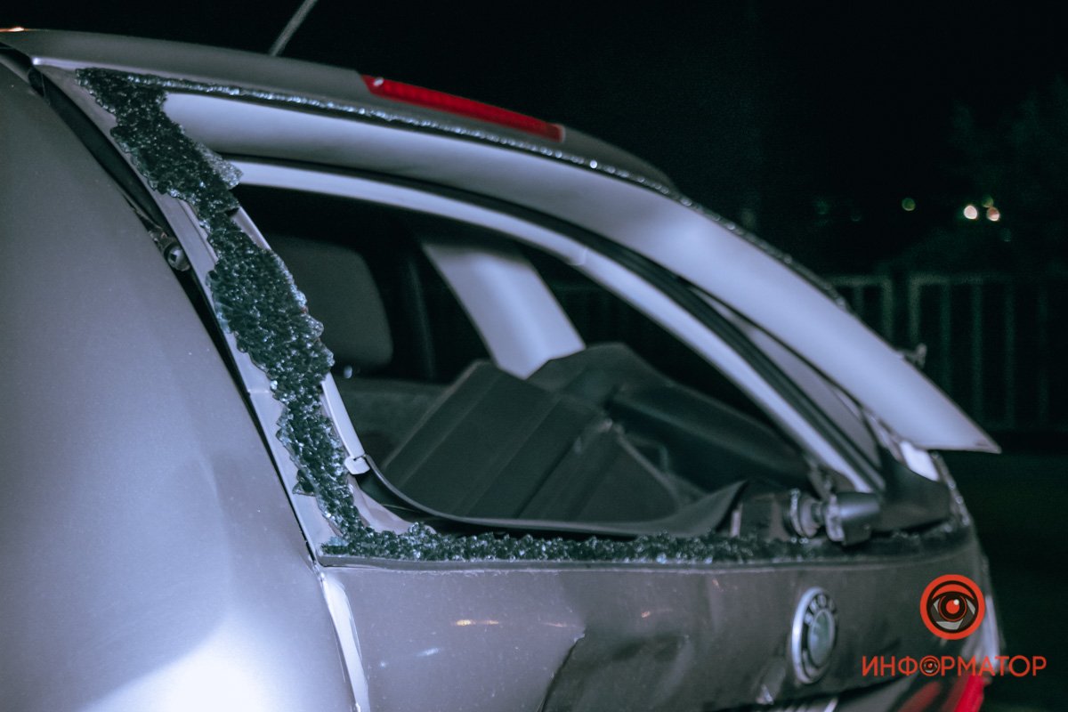 Skoda двигался по Набережной Победы в сторону яхт-клуба "Сич"