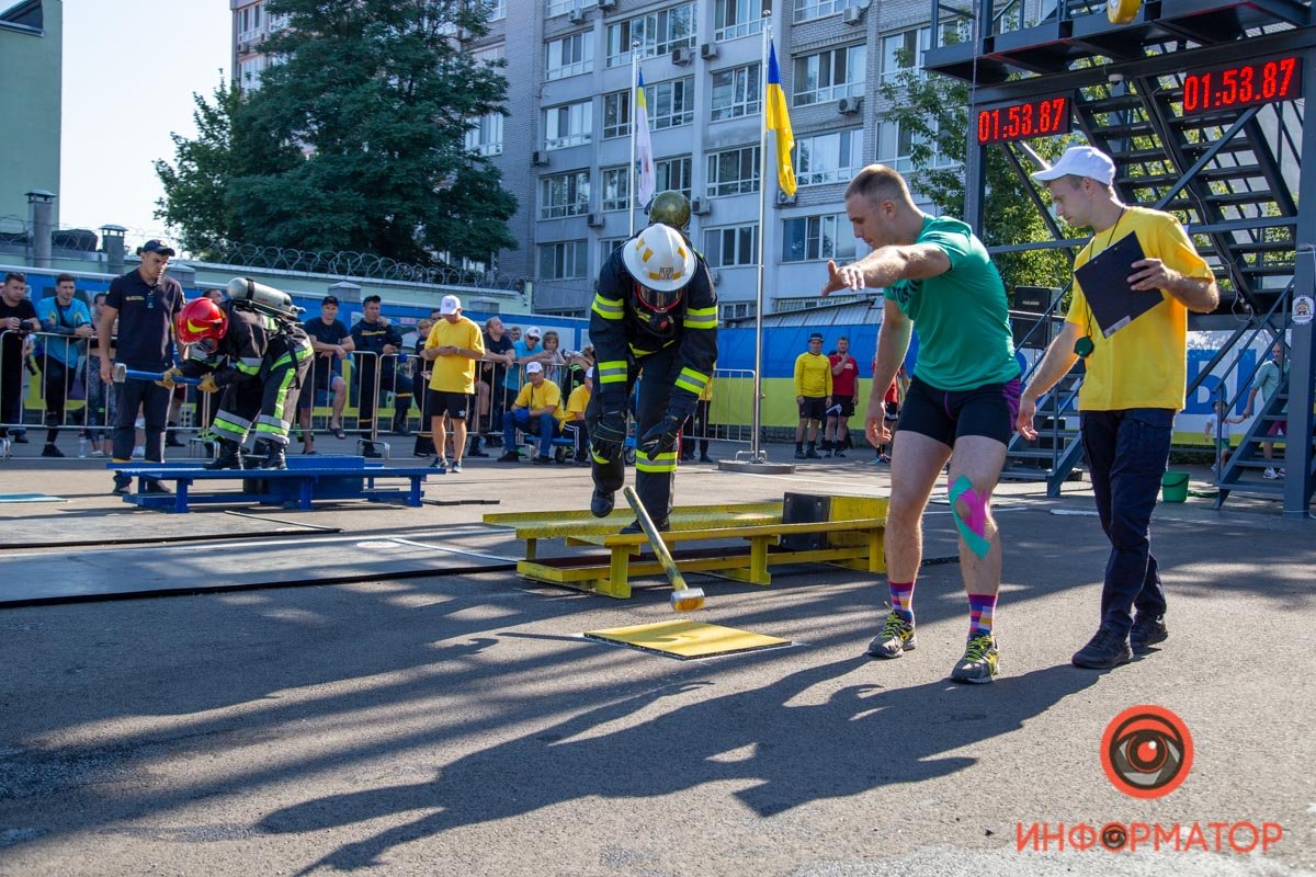 И все это - в полной амуниции И все это - в полной амуниции
