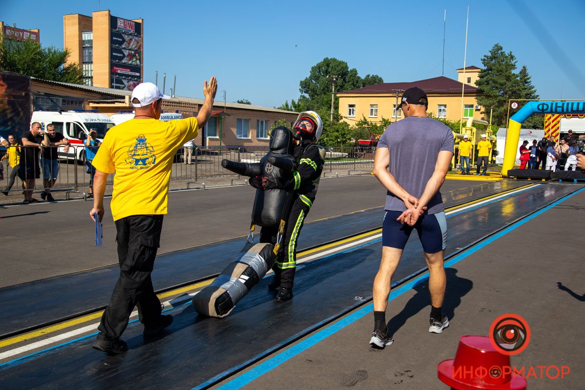 Наш город представила команда "Дніпровська хвиля". Наш город представила команда "Дніпровська хвиля"