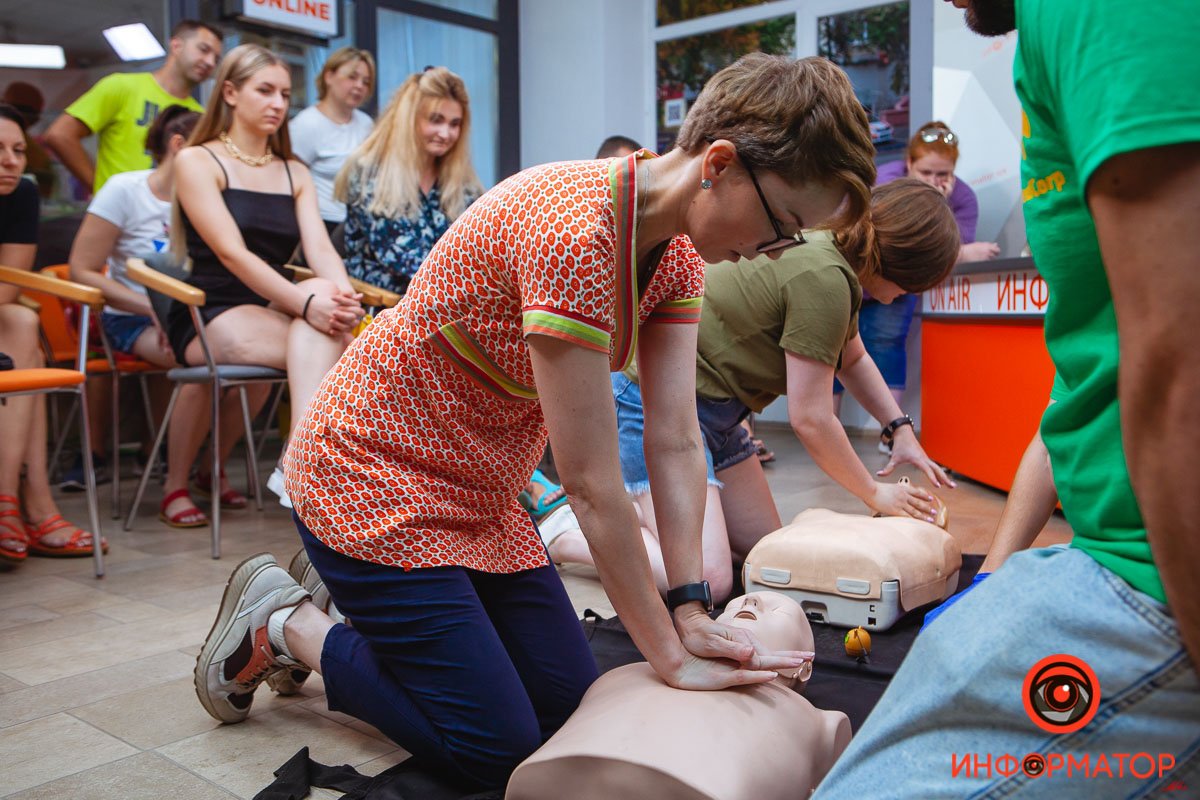В лектории Информатора прошли лекции об оказании первой помощи и о том, как распознать манипуляции в отношениях 10