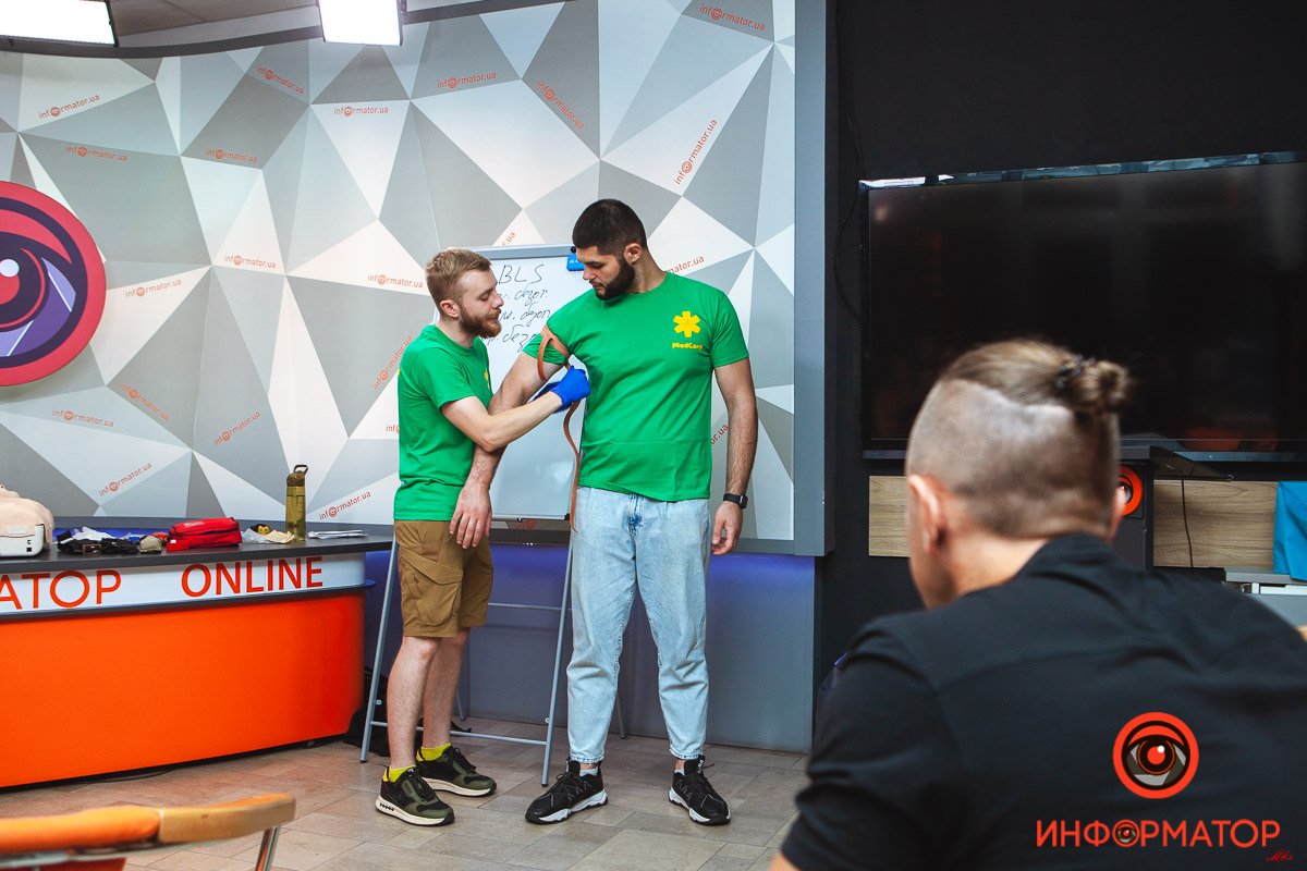 В лектории Информатора прошли лекции об оказании первой помощи и о том, как распознать манипуляции в отношениях 16