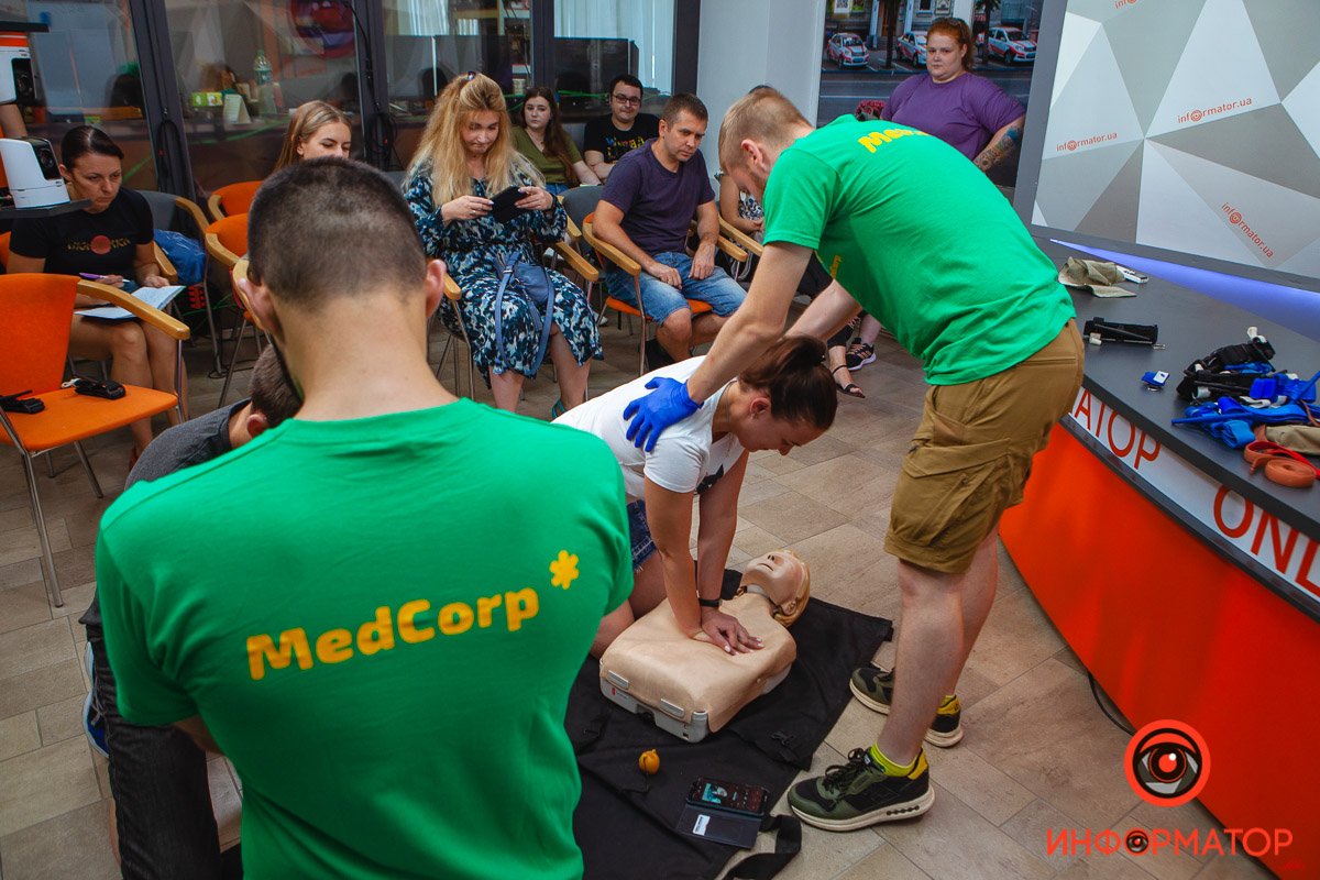 В лектории Информатора прошли лекции об оказании первой помощи и о том, как распознать манипуляции в отношениях 17