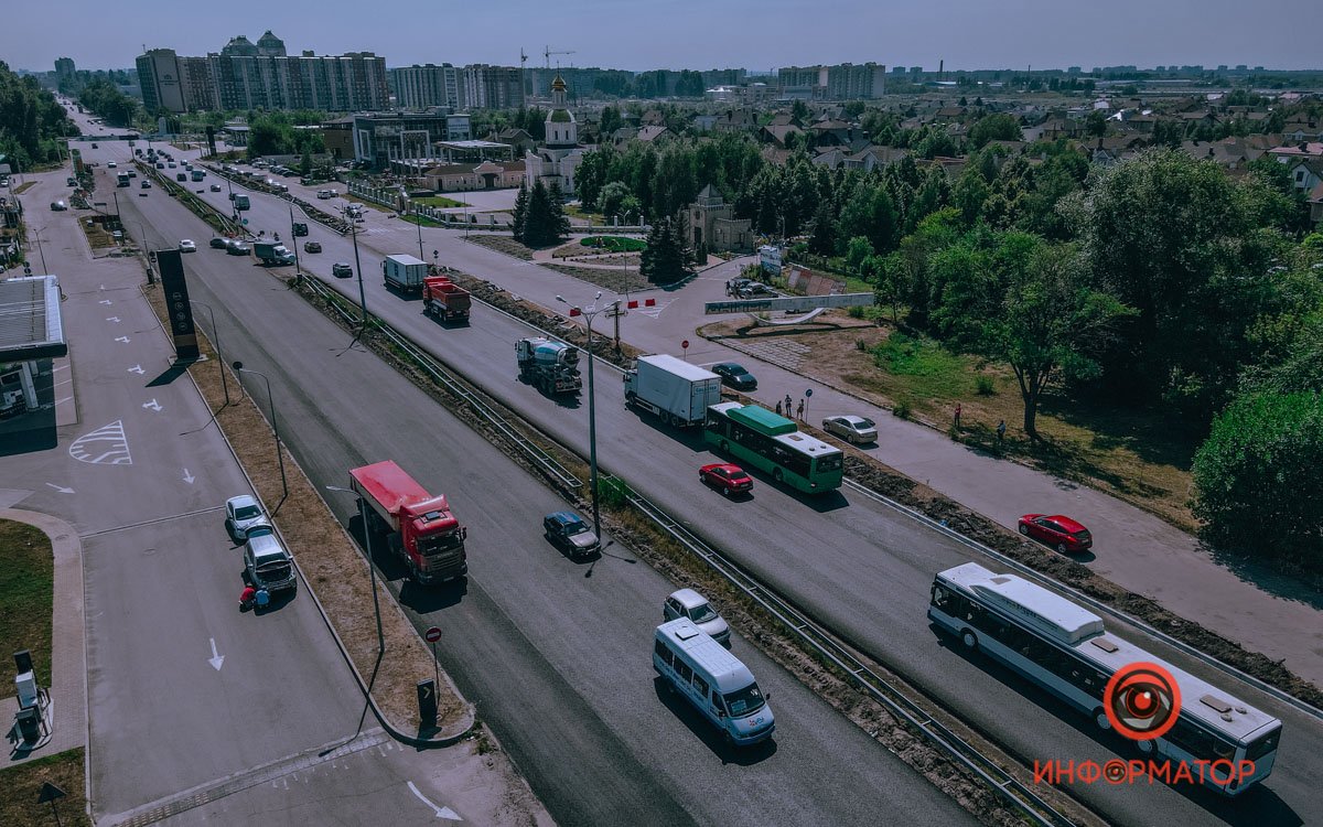 В Днепре на Слобожанском проспекте автобус №205 врезался в грузовик 12