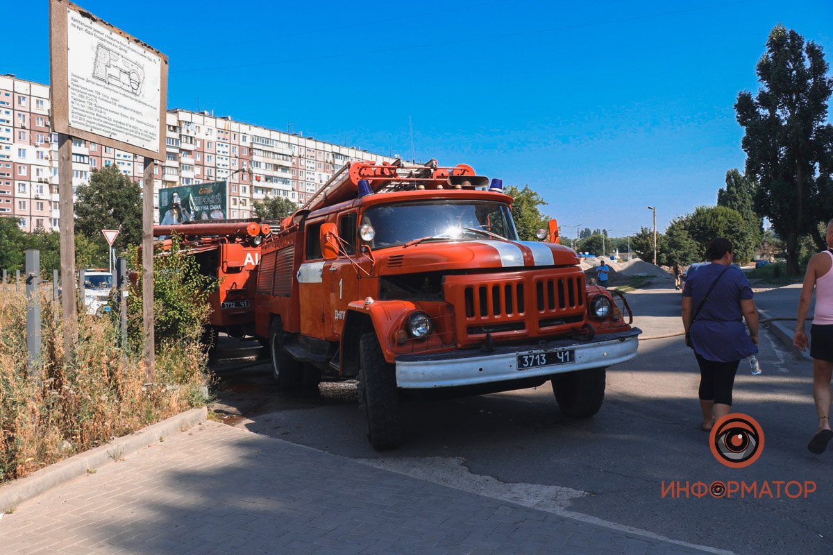 В Днепре на улице Юрия Кондратюка горел бытовой вагончик 1