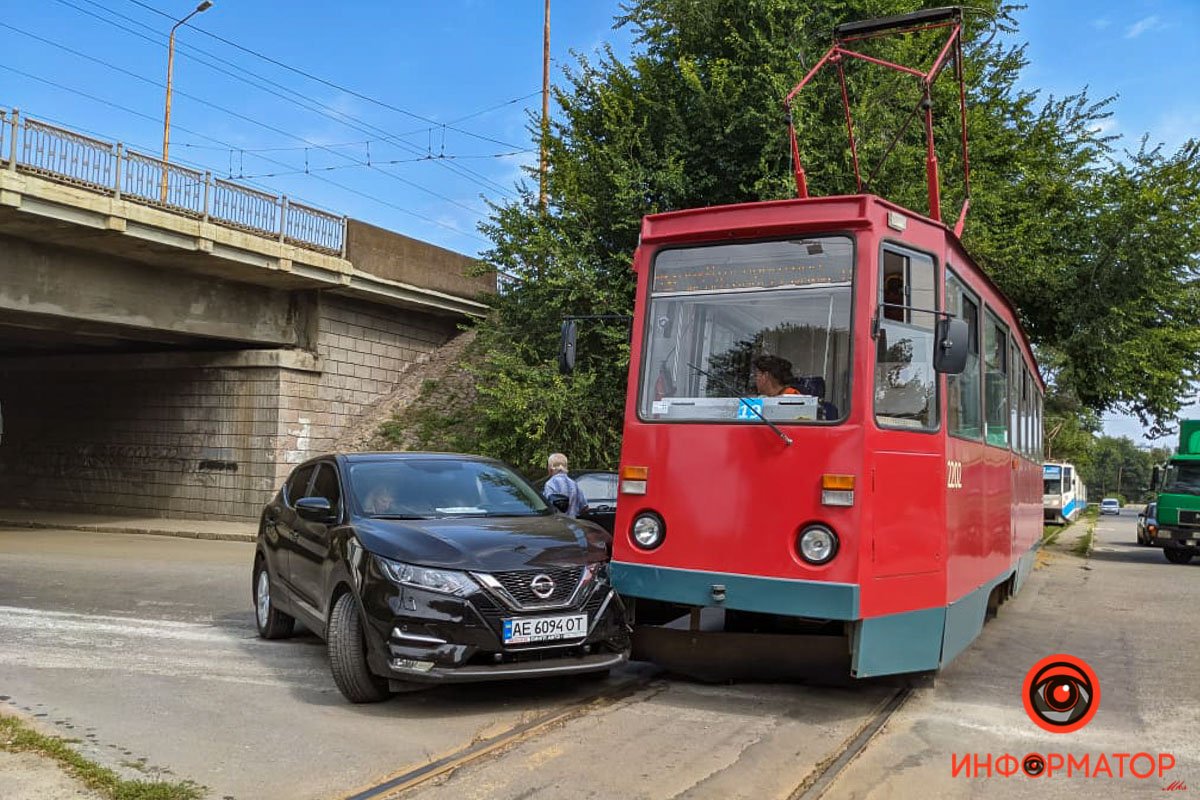 Движение в сторону центра по Ярослава Мудрого было заблокировано Движение в сторону центра по Ярослава Мудрого было заблокировано