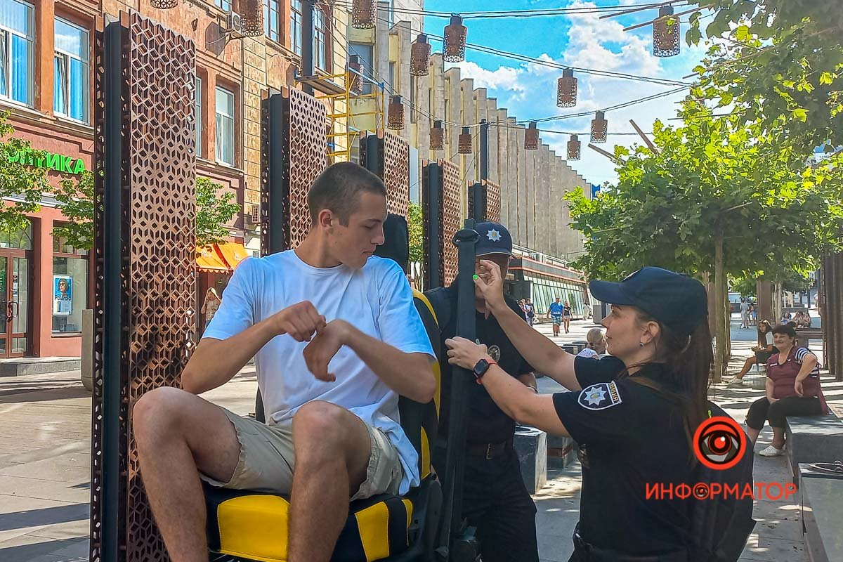 Симуляция ДТП: на Короленко показывали, зачем нужны ремни безопасности 1