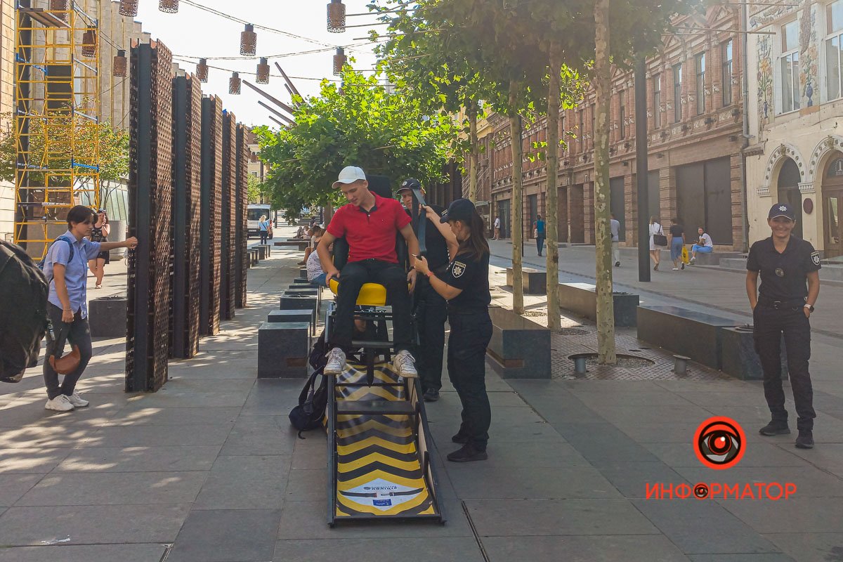 Симуляция ДТП: на Короленко показывали, зачем нужны ремни безопасности 4