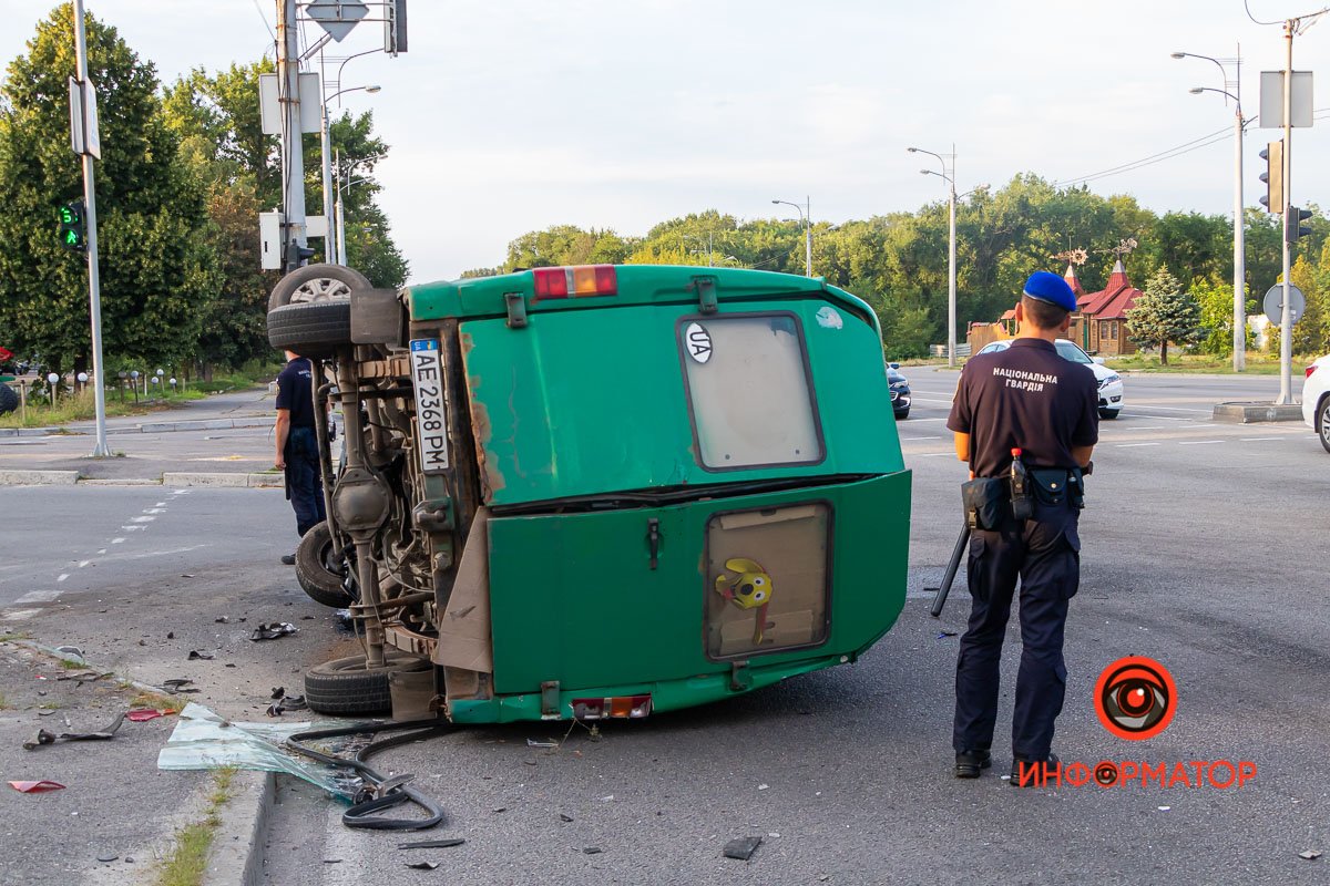 Audi ехал со стороны Подгородного по Слобожанскому проспекту Audi ехал со стороны Подгородного по Слобожанскому проспекту
