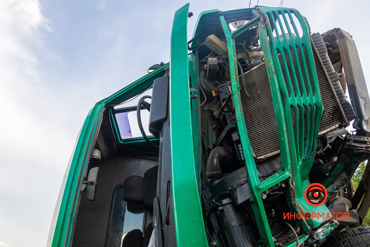 Микроавтобус перевернулся Микроавтобус перевернулся