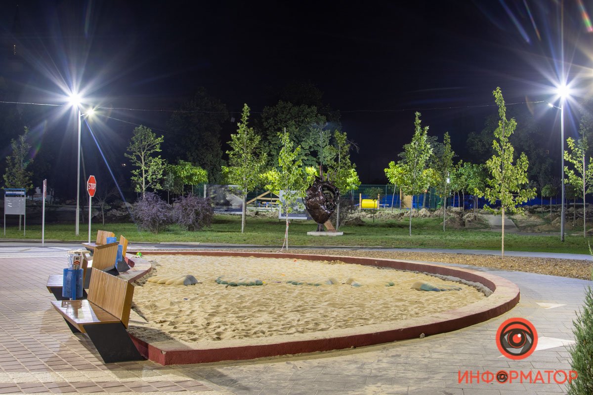 Интересно, сколько куличиков слепили из этого песка?