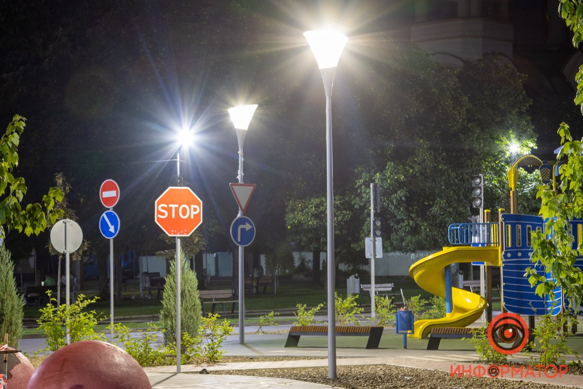 Уже утром на площадку выбегут дети