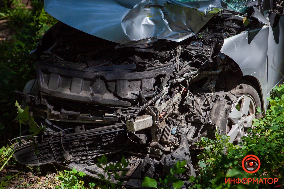 Renault ехал со стороны жилмассива Сокол по Космонавта Комарова Renault ехал со стороны жилмассива Сокол по Космонавта Комарова