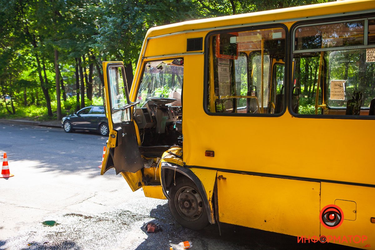 Автобус двигался от улицы Космической Автобус двигался от улицы Космической