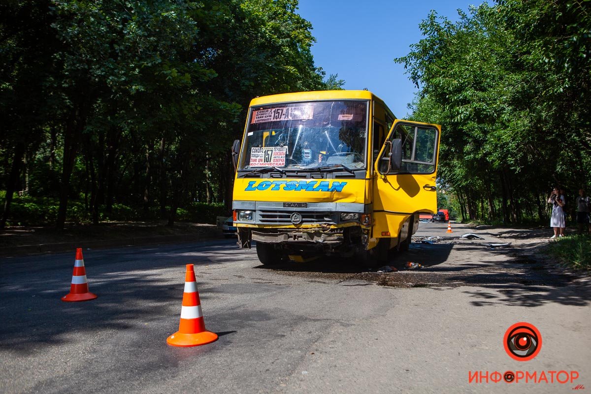 По словам водителя автобуса, его ослепило солнце По словам водителя автобуса, его ослепило солнце