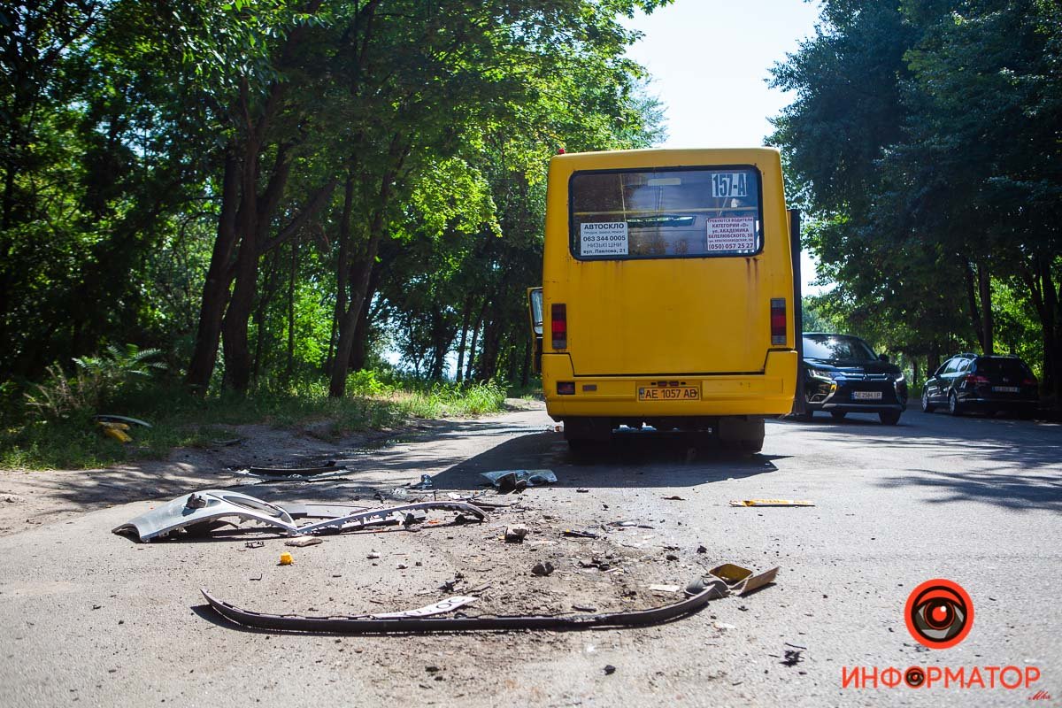 На месте работает следователь по ДТП На месте работает следователь по ДТП