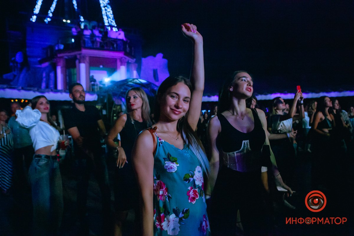 Время тусить Время тусить