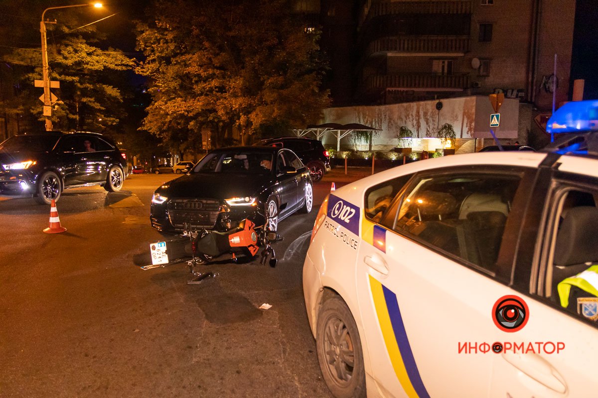На место аварии приехали патрульные и следственно-оперативная группа На место аварии приехали патрульные и следственно-оперативная группа