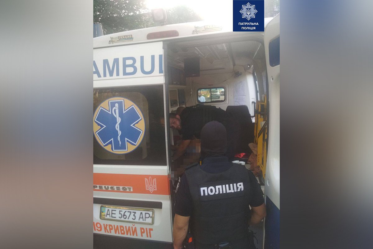 В Кривом Роге из-за взрыва гранаты пострадали трое полицейских: открыто уголовное производство 5