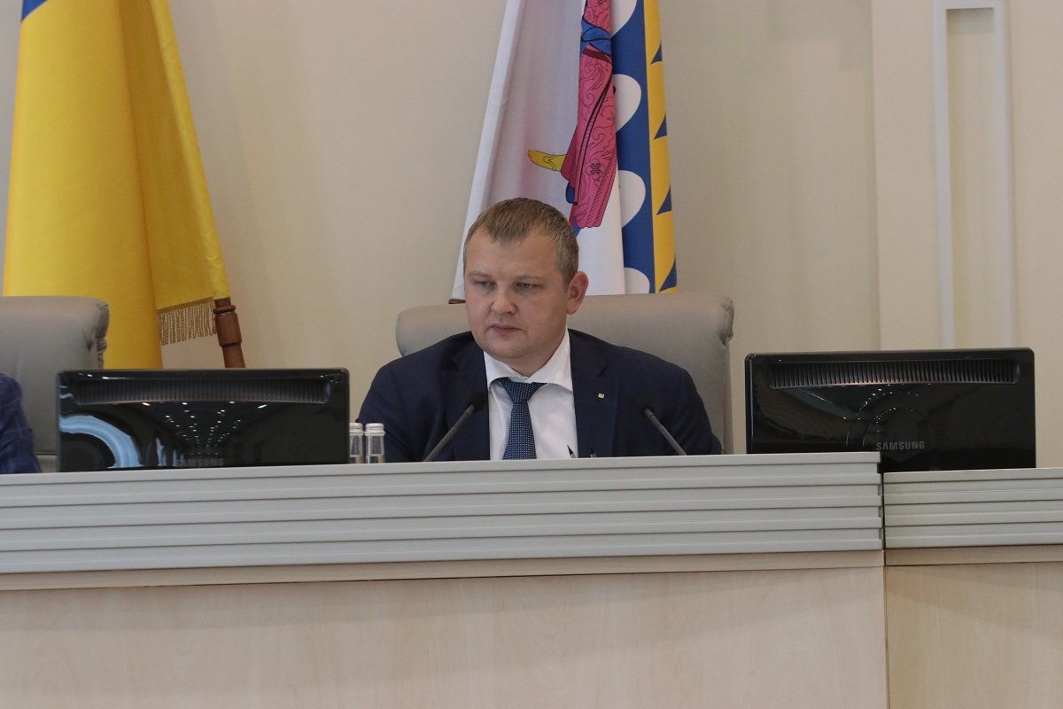 Збільшення обласного бюджету, капремонти лікарень та будівництво музею історії Петриківського розпису: відбулась сьома сесія Дніпропетровської обласної ради 1