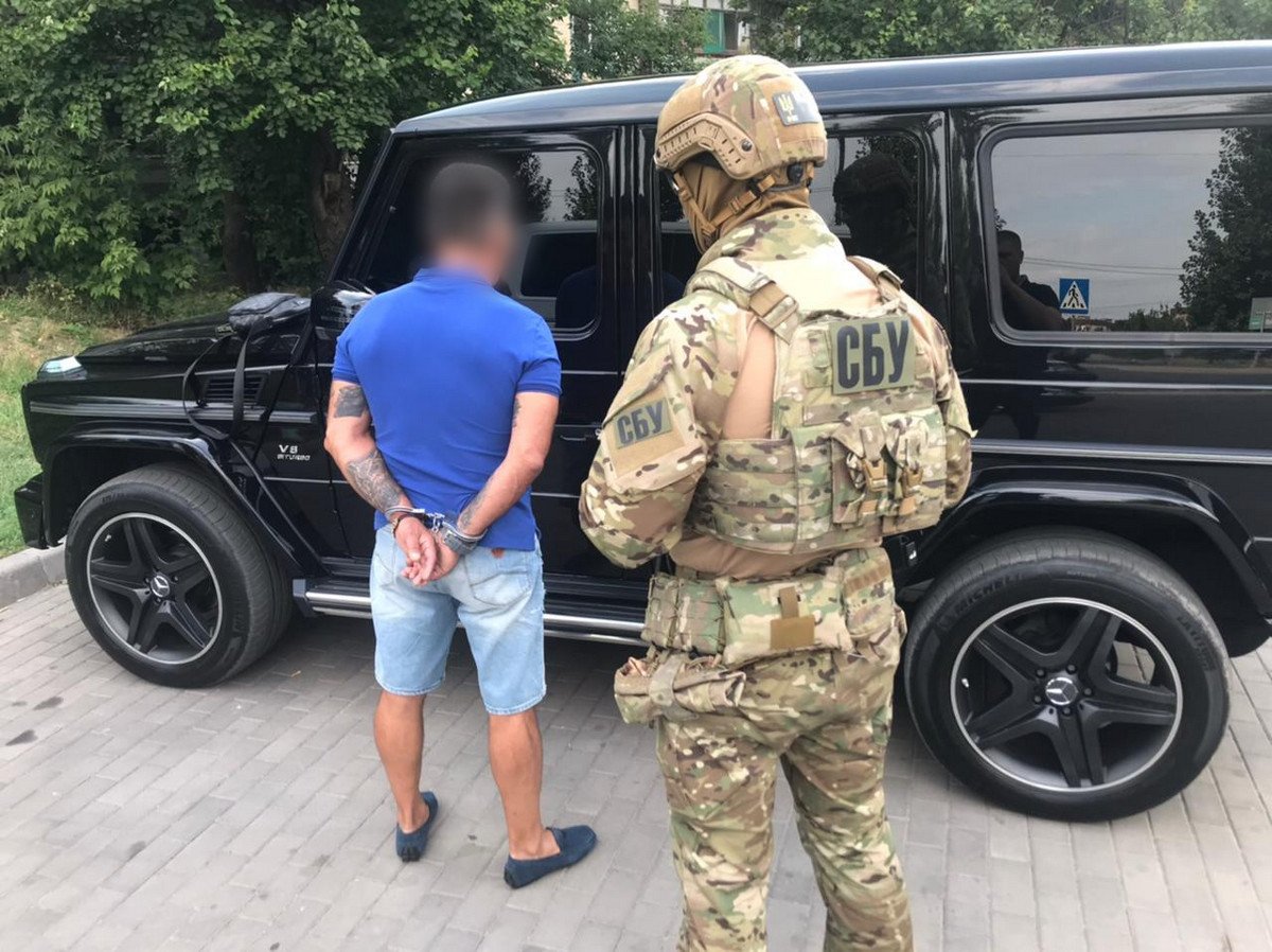 Сейчас всех причастных к преступлению, в том числе заказчицу, задержали Сейчас всех причастных к преступлению, в том числе заказчицу, задержали