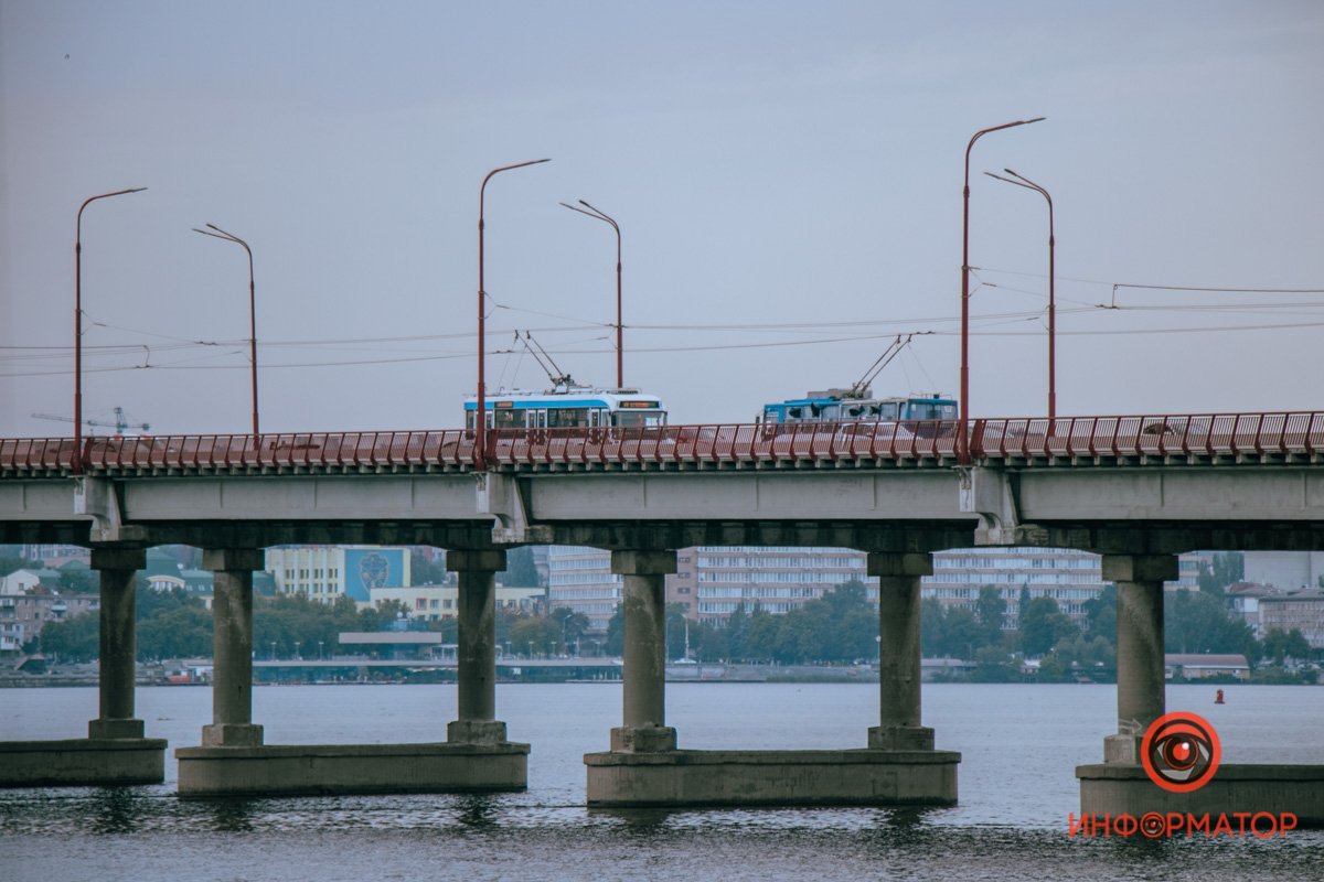 Встретились два друга