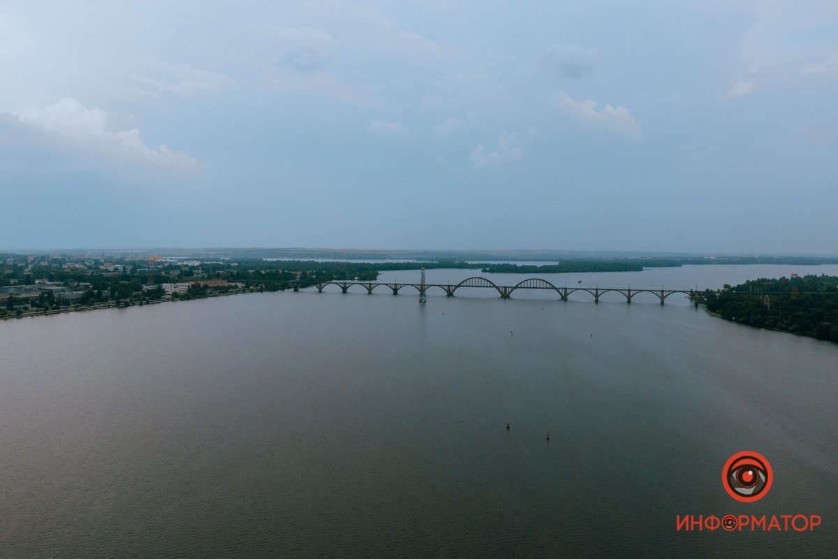 Широкий, но спокойный