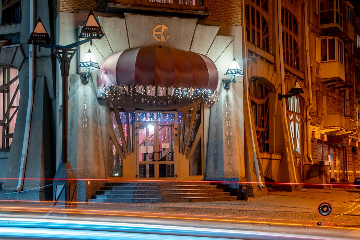 Улица Воскресенская под покровом ночью Улица Воскресенская под покровом ночью