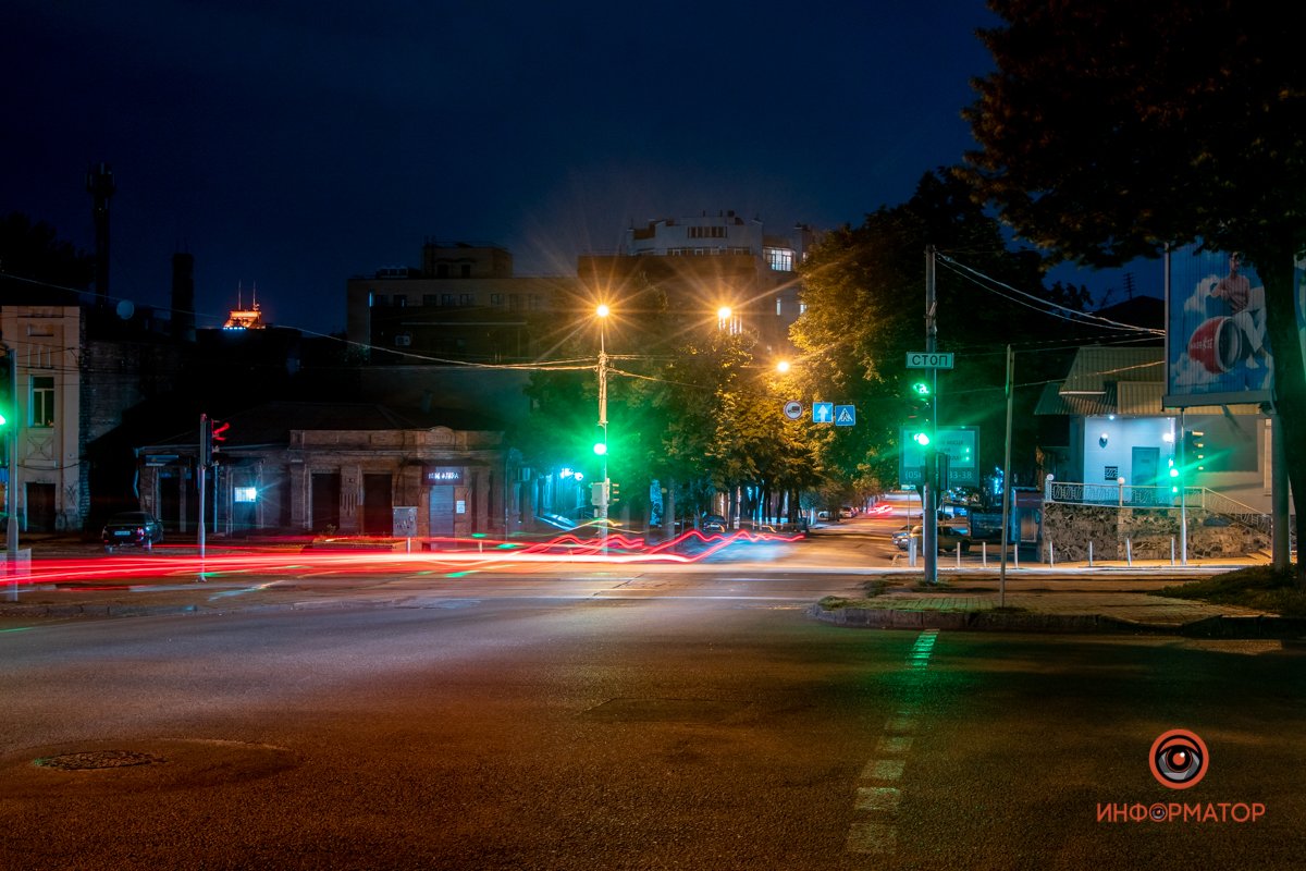Перекресток Святослава Храброго и Воскресенской Перекресток Святослава Храброго и Воскресенской