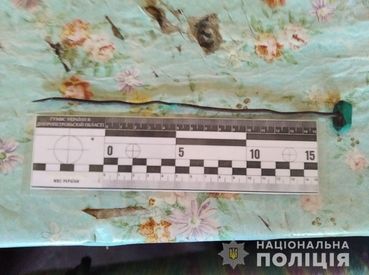 Мужчина ударил прутом в грудь свою сожительницу