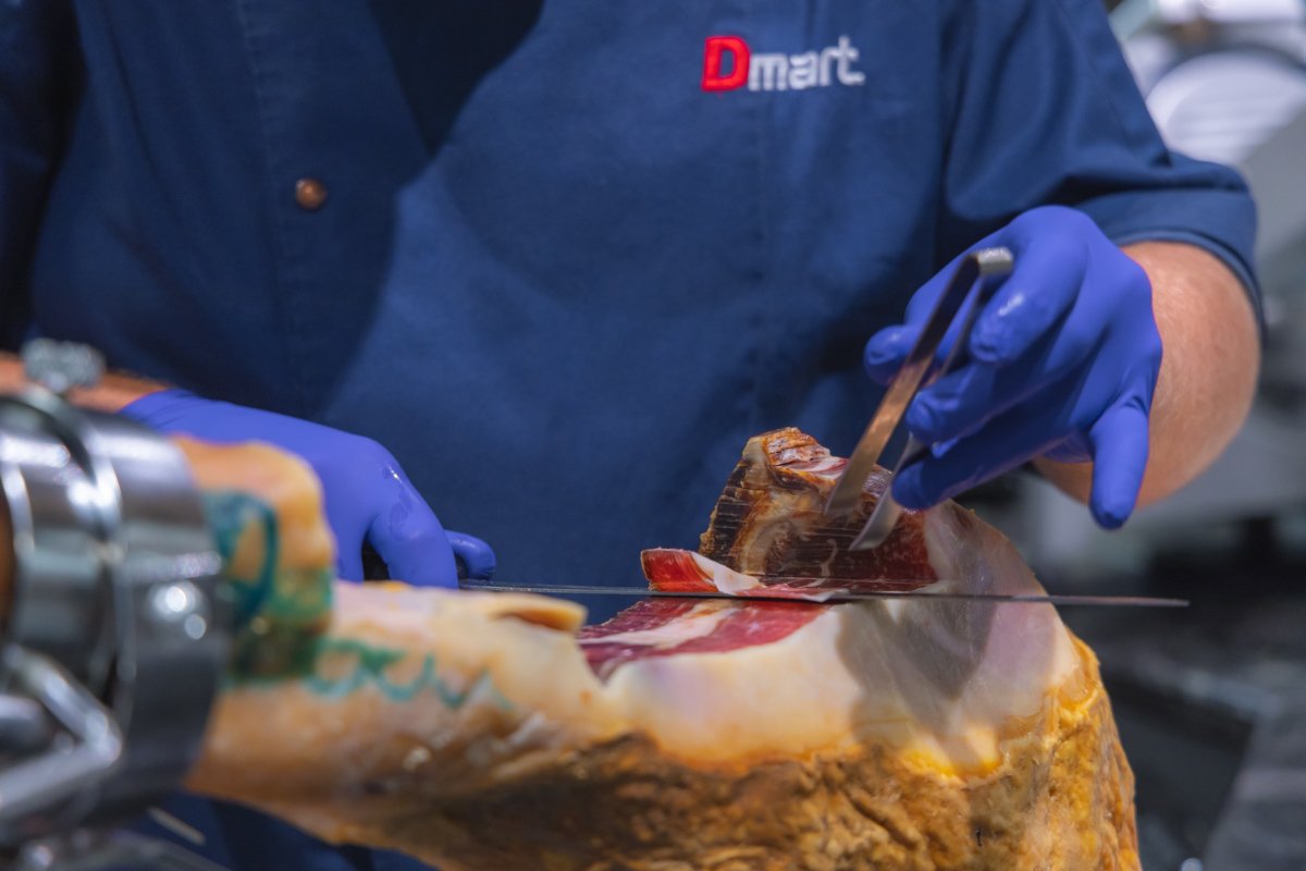 В Dmart работают специалисты, которые в совершенстве им владеют