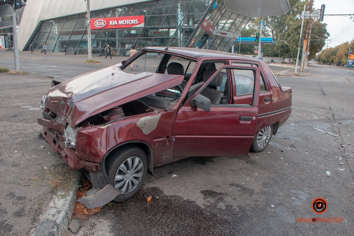 Травмы получили два пассажира Nissan, а также пассажир ЗАЗа Травмы получили два пассажира Nissan, а также пассажир ЗАЗа