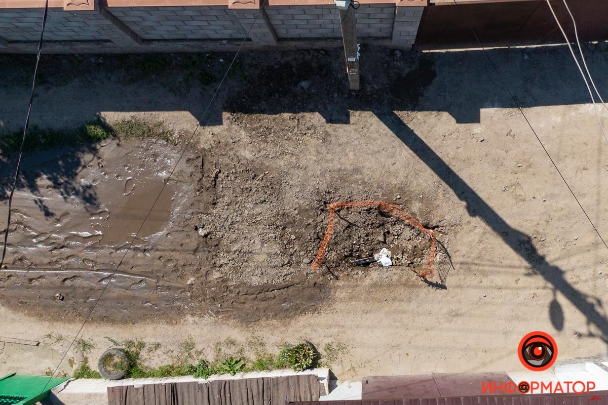 Размывает дорогу Размывает дорогу