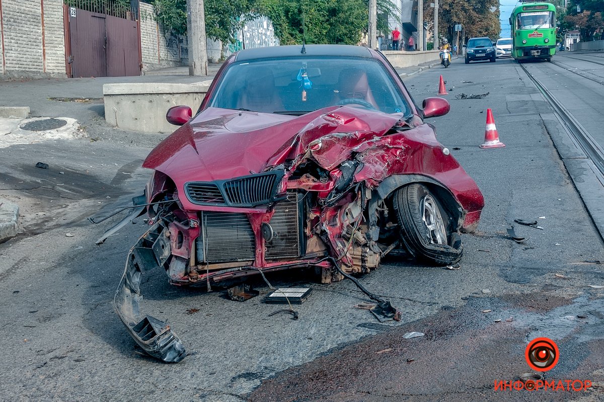 Авария на перекрестке Авария на перекрестке