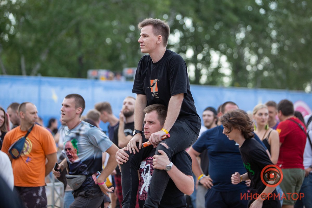 Высоко сижу, далеко гляжу