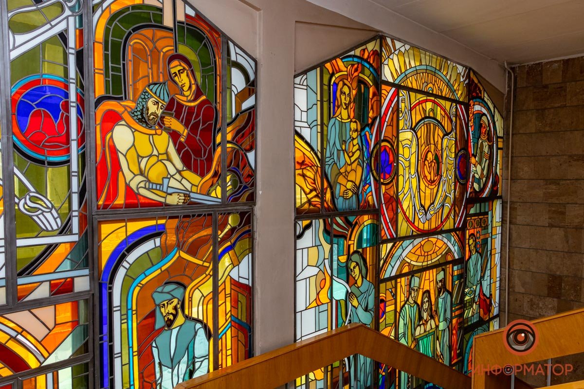 Витраж с образом рыцаря Витраж с образом рыцаря