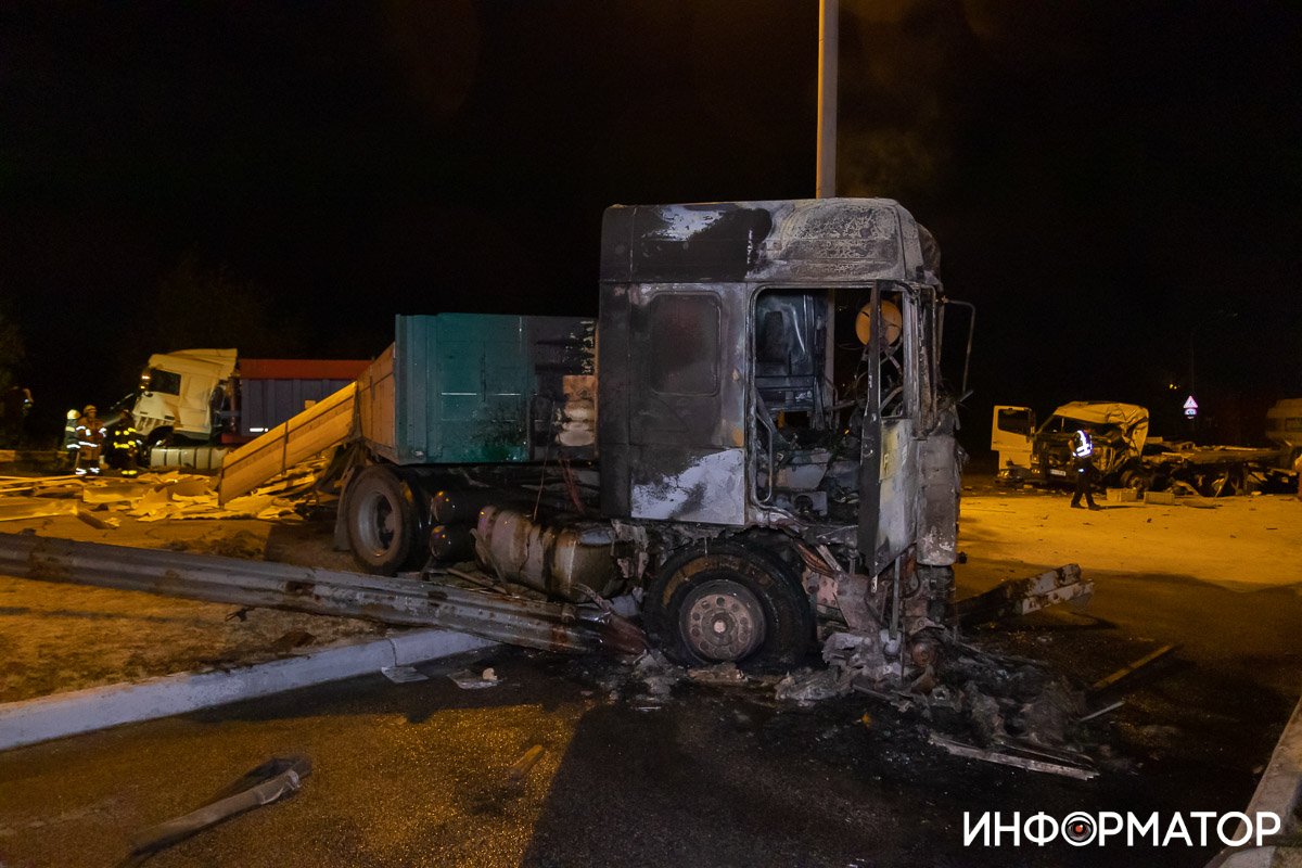 Катастрофа произошла возле автозаправки «Нефтек» Катастрофа произошла возле автозаправки «Нефтек»