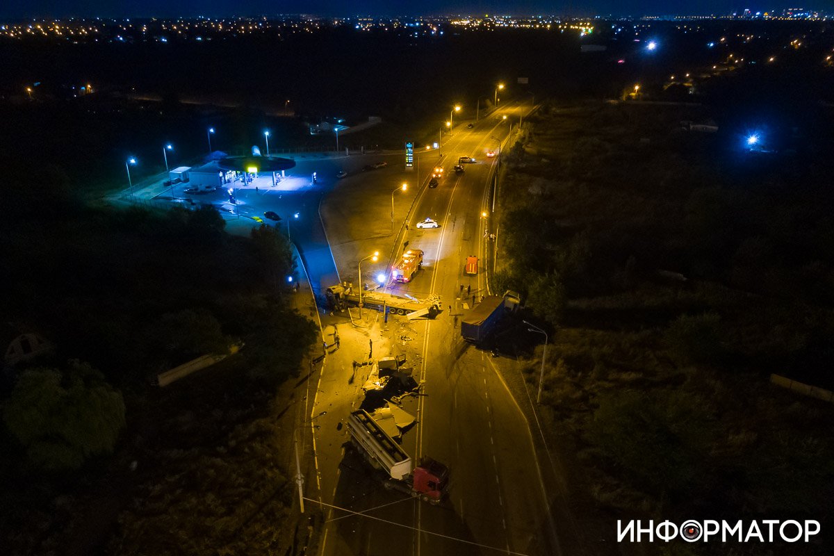 Одна из фур сгорела полностью Одна из фур сгорела полностью