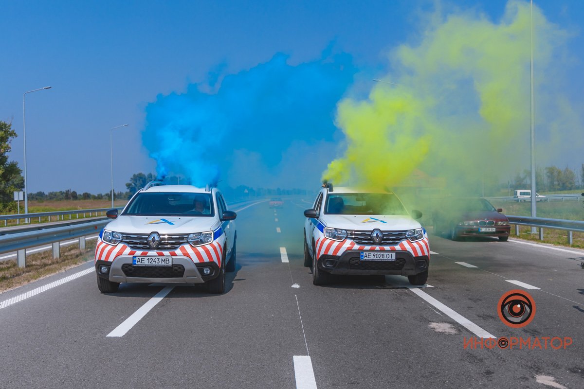 Качество проверено: на Днепропетровщине по построенному участку решетиловской трассы промчались 5 гоночных авто 63