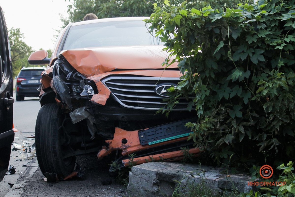 В Днепре на Отечественной столкнулись Hyundai и Fiat: пострадали двое 6